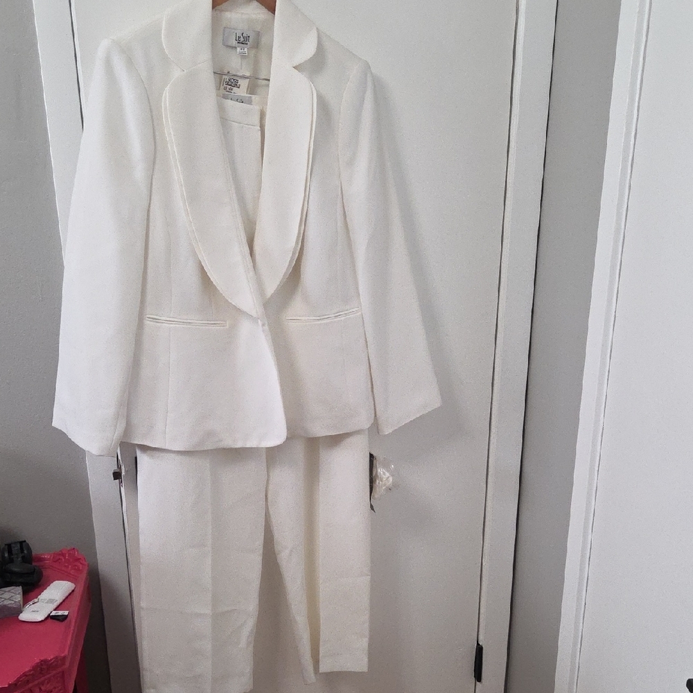 Le Suit Ivory Two-Piece Set